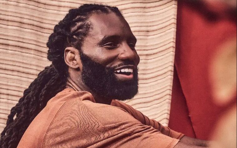 Le misérable 32 annonce le sixième album «Home»? avec un single dépouillé `` Like Home '' avec teni
