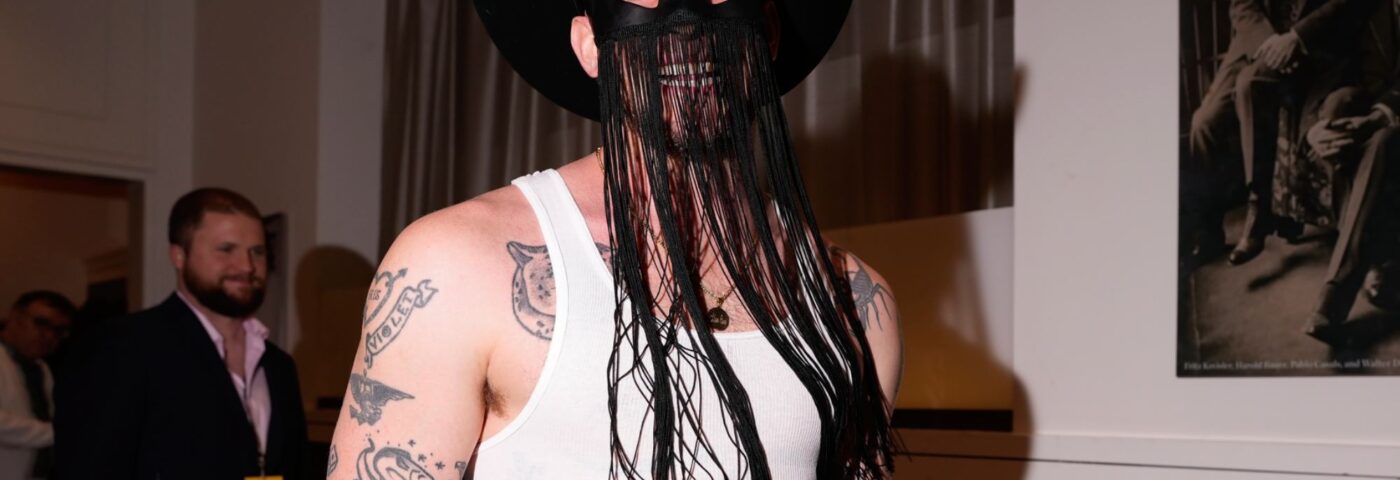 Orville Peck pour jouer à l'entrée en masculation pour les débuts à Broadway dans «Cabaret»: «Ce n'est pas à propos de moi»