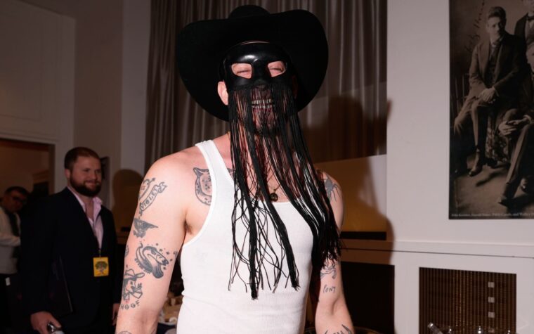Orville Peck pour jouer à l'entrée en masculation pour les débuts à Broadway dans «Cabaret»: «Ce n'est pas à propos de moi»