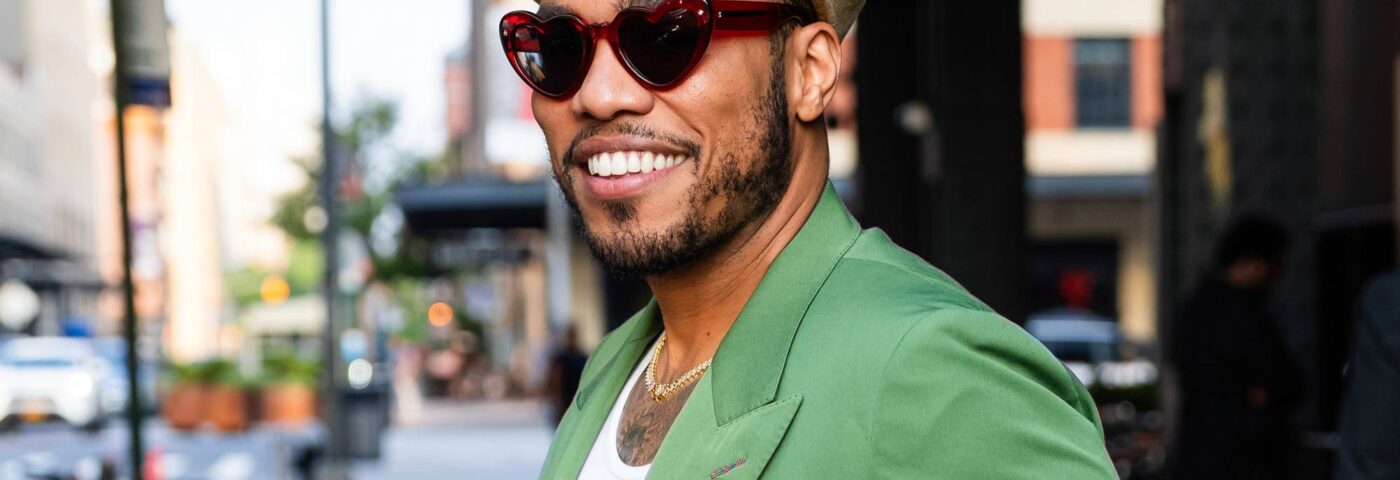 Anderson .Paak fait équipe avec Fender et Jameson pour lancer de la guitare spéciale et de l'ampli