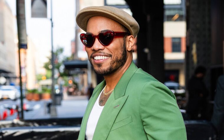 Anderson .Paak fait équipe avec Fender et Jameson pour lancer de la guitare spéciale et de l'ampli
