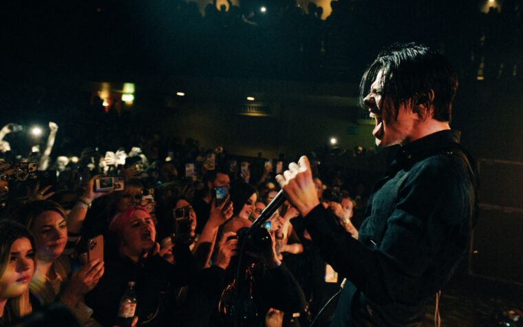 Yungblud fait ses débuts trois nouvelles chansons à Intimate Surprise Scala Show