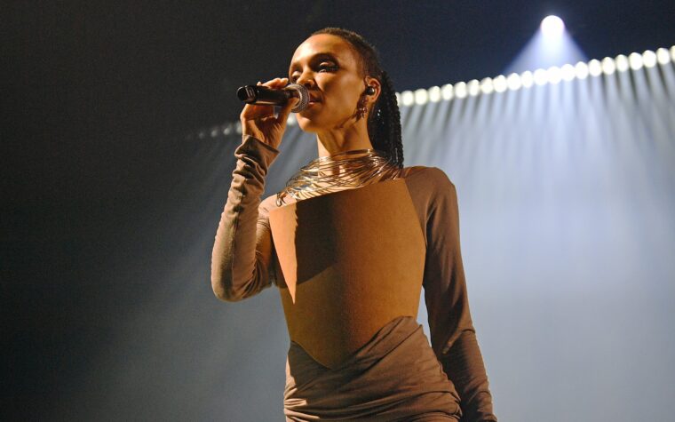 FKA Twigs annule la tournée nord-américaine sur les problèmes de visa