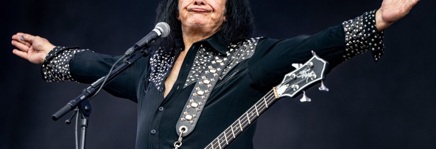 Gene Simmons explique le processus de réflexion derrière la vente des fans une chance d'être son « assistant personnel et Roadie pour une journée » pour 12 500 $