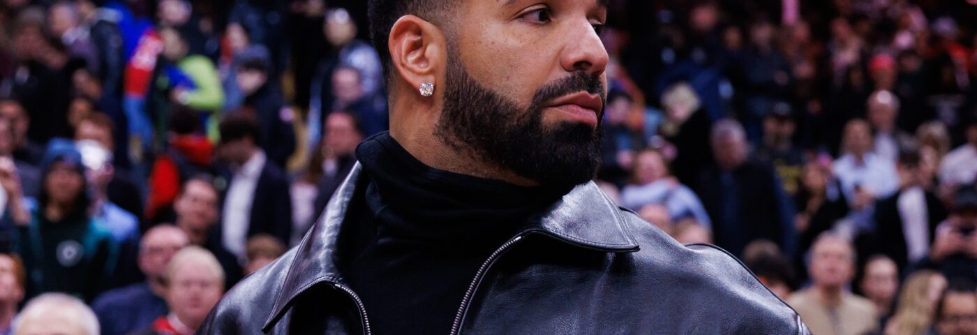 Drake a réglé son différend Payola avec IheartMedia pour la promotion de «Not Like Us» de Kendrick Lamar Drake a réglé son différend Payola avec IheartMedia pour la promotion de «Not Like Us» de Kendrick Lamar