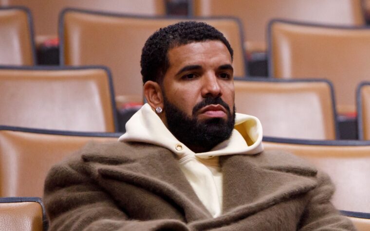 Drake taquine "le prochain chapitre" qui "peut vous laisser mal à l'aise"