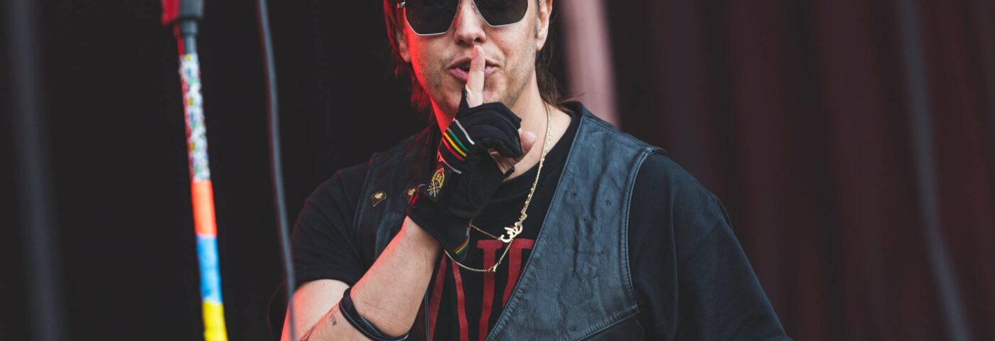 Écoutez Julian Casablancas + le Voidz «  nouveau single futuriste 'Blue Demon' Écoutez Julian Casablancas + le Voidz «  nouveau single futuriste 'Blue Demon'