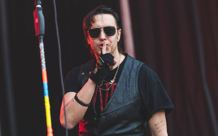 Écoutez Julian Casablancas + le Voidz `` nouveau single futuriste 'Blue Demon'