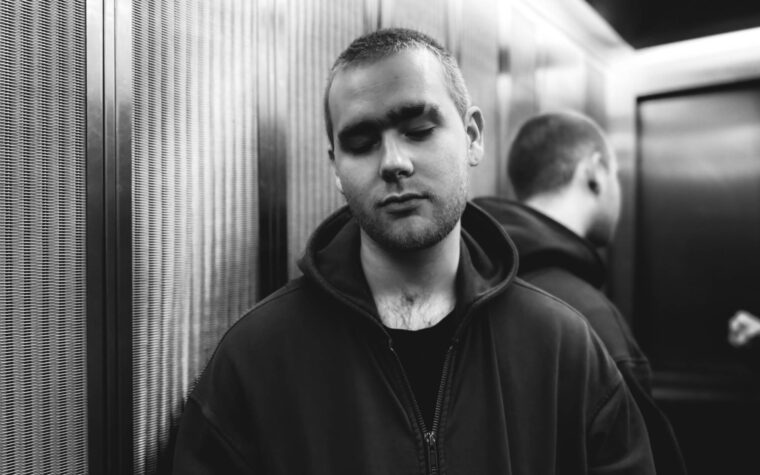 Écoutez le nouveau single infectieux de Mura Masa 'Jump'