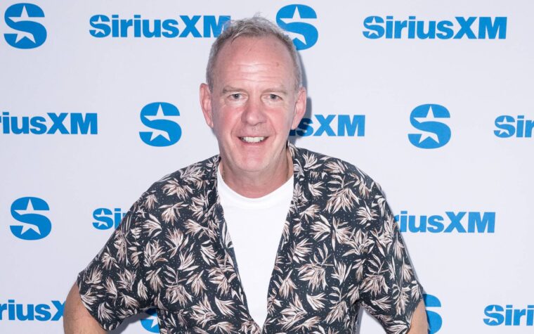 Fatboy Slim annonce le nouveau livre `` It Ain't Over 'Til the Fatboy chante' '