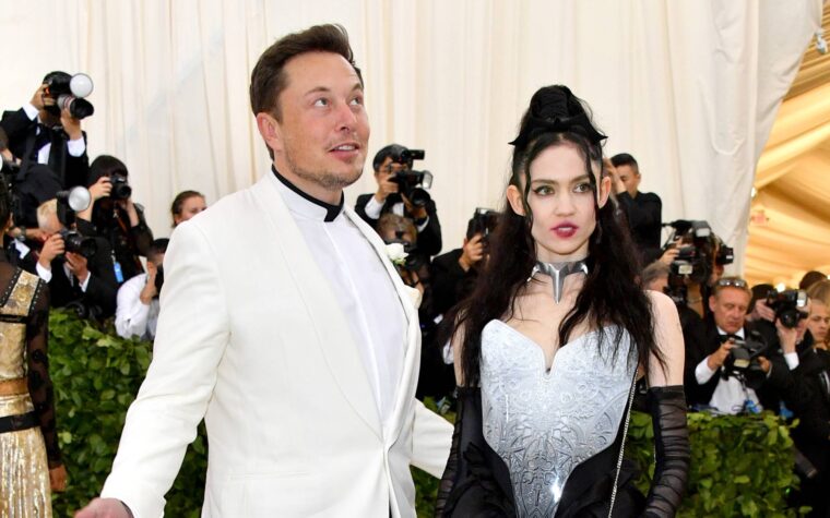 Grimes dit qu'elle a "supplié" Elon Musk pour garder leurs enfants à l'écart du public