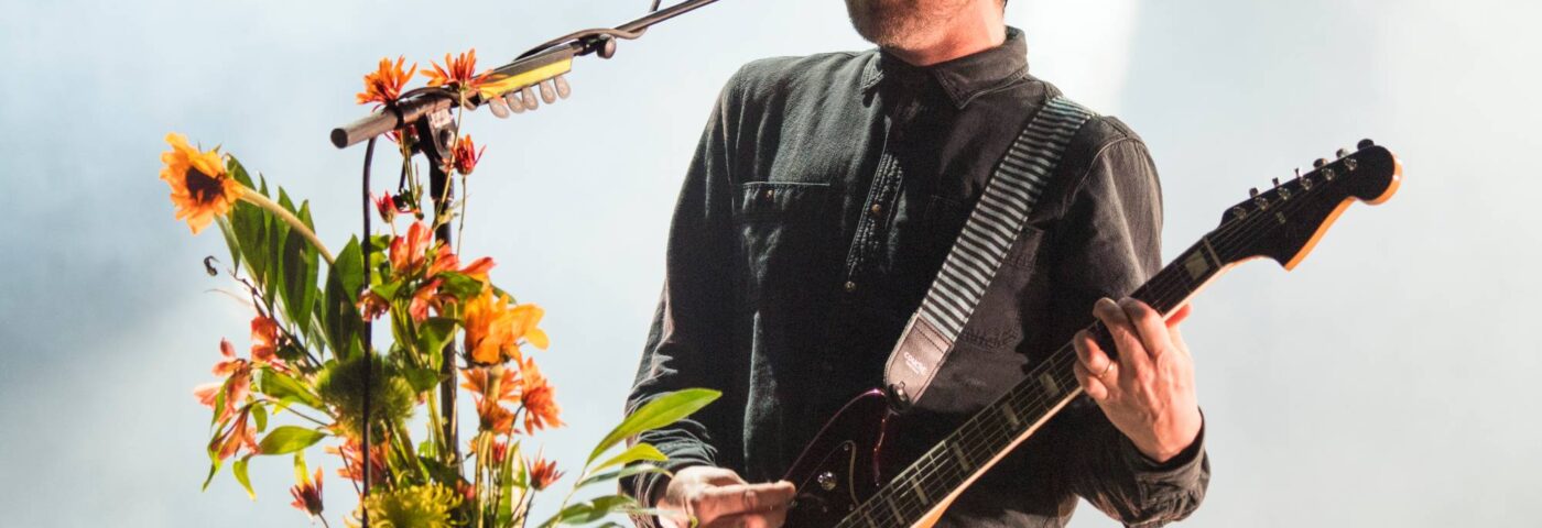 Jesse Lacey de Brand News aborde la mort de Stepson et interprète une nouvelle chanson émotionnelle sur le chagrin