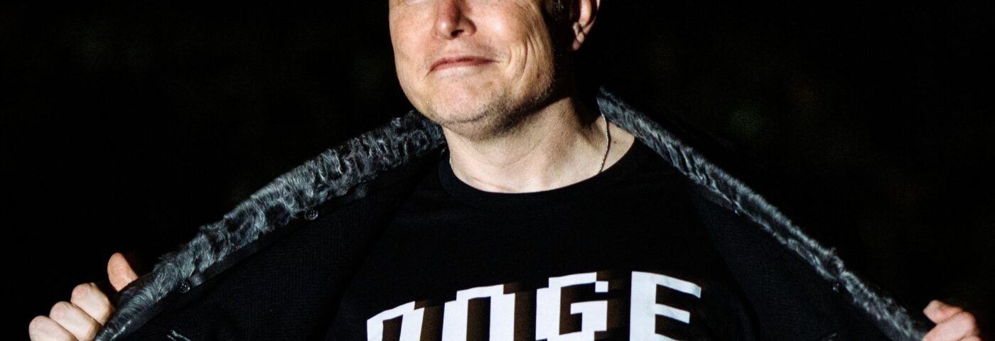 La fille trans de Elon Musk répond au père « pathétique de l'homme » disant qu'elle « est décédée »
