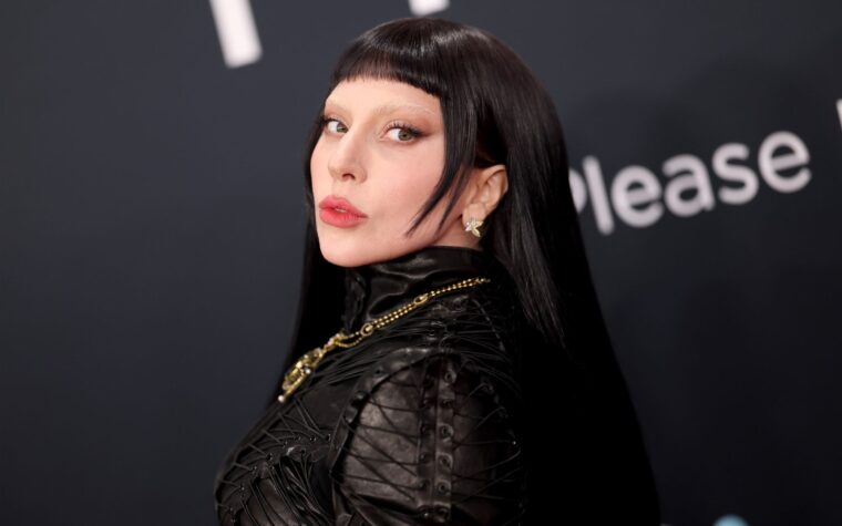 Lady Gaga révèle comment 'Mayhem' diffère de ses albums passés alors qu'elle décompose le catalogue arrière