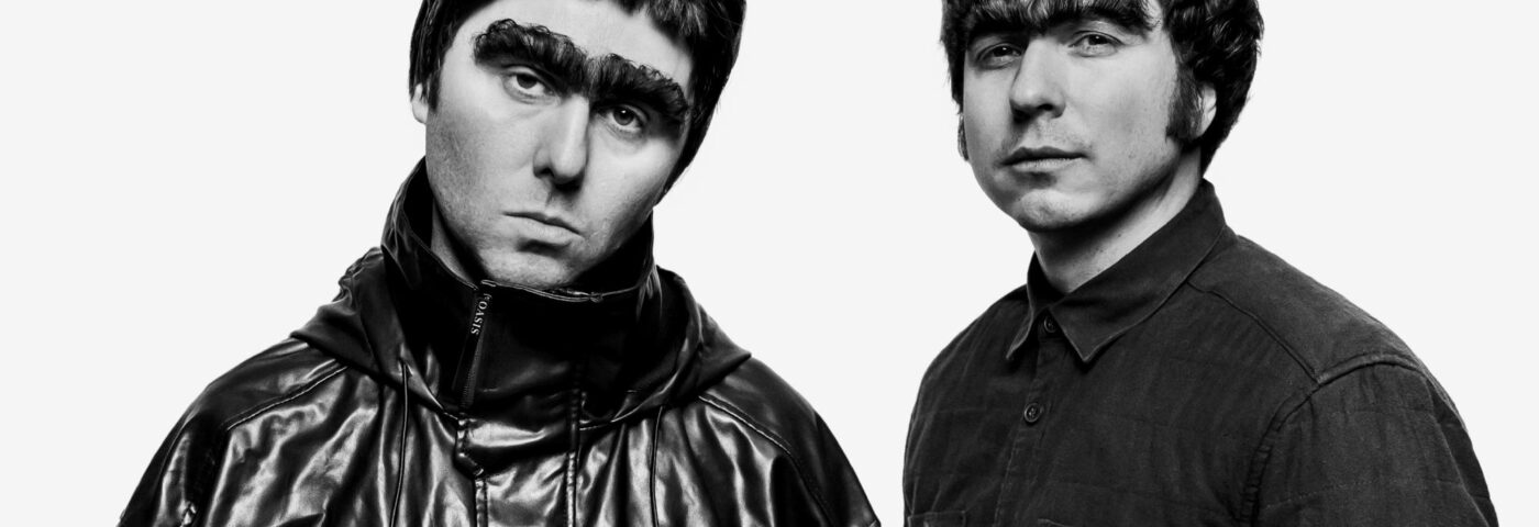 «  Les étoiles des inbetweeners jouent à Oasis 'Liam et Noel Gallagher dans Comic Relief « Reunion » Sketch «  Les étoiles des inbetweeners jouent à Oasis 'Liam et Noel Gallagher dans Comic Relief « Reunion » Sketch