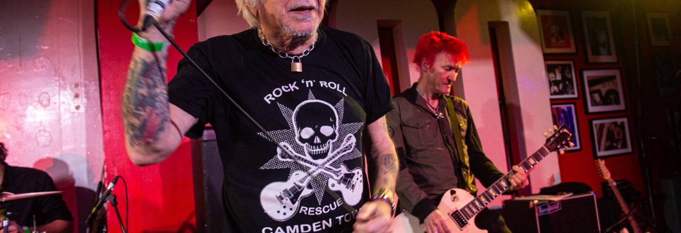 Les membres des sous-marins britanniques ont refusé l'entrée aux États-Unis pour le Punk Festival Show