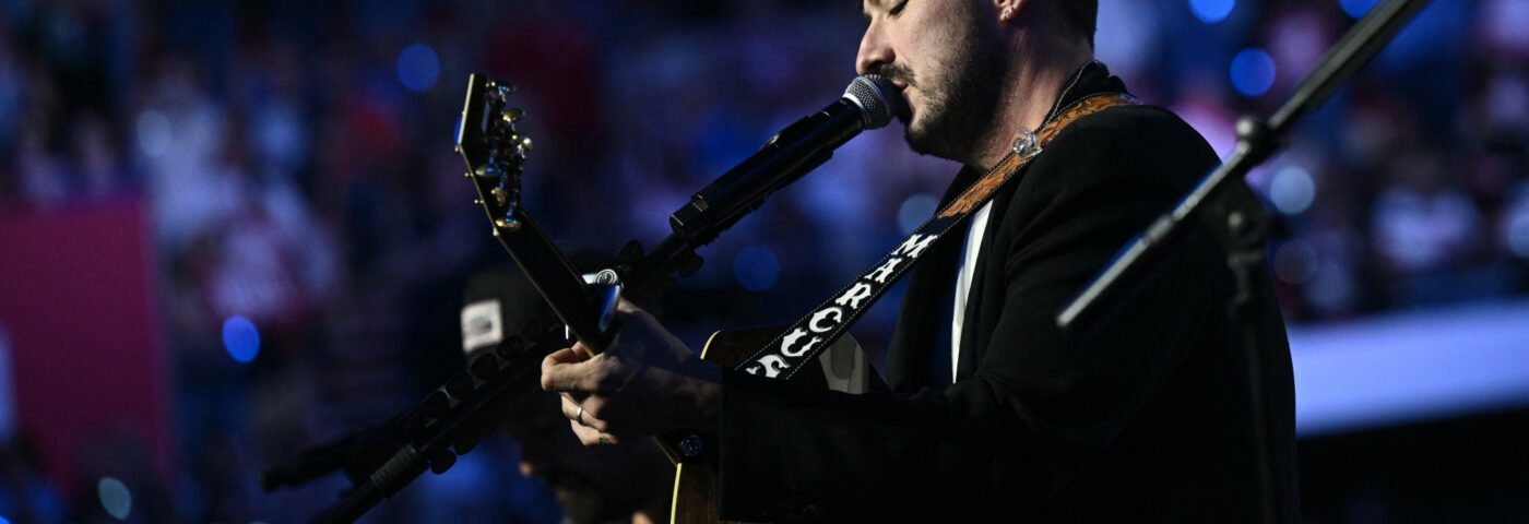 Mumford & Sons annoncent un petit spectacle gratuit à Londres ce soir