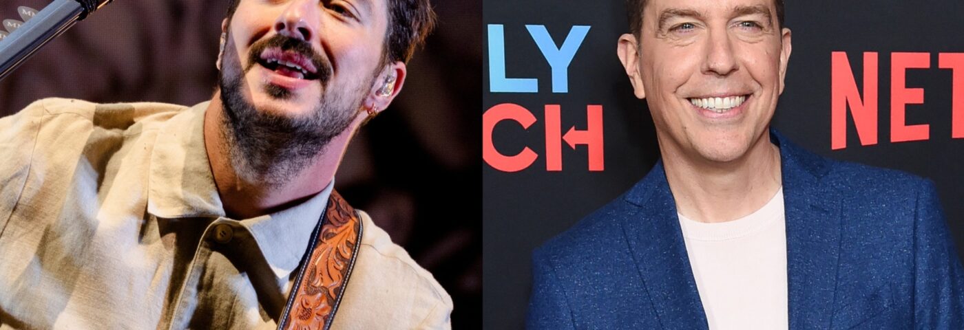 Mumford & Sons rejoint par «The Office» Star Ed Helms sur Banjo pour «Awake My Soul» à Los Angeles Mumford & Sons rejoint par «The Office» Star Ed Helms sur Banjo pour «Awake My Soul» à Los Angeles