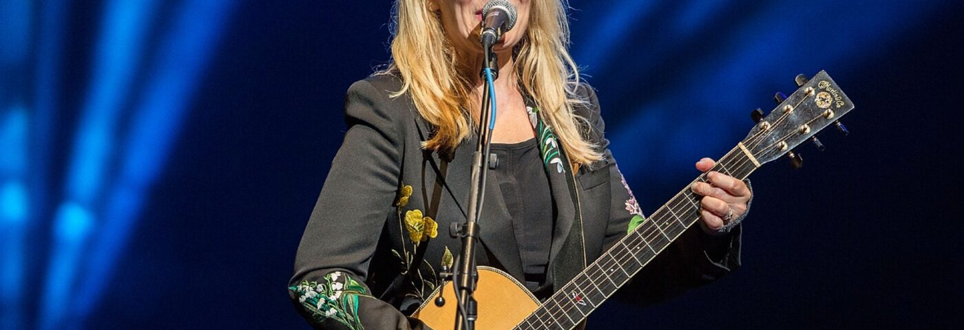 Nancy Wilson de Heart dit que c'est « embarrassant » d'être un Américain maintenant