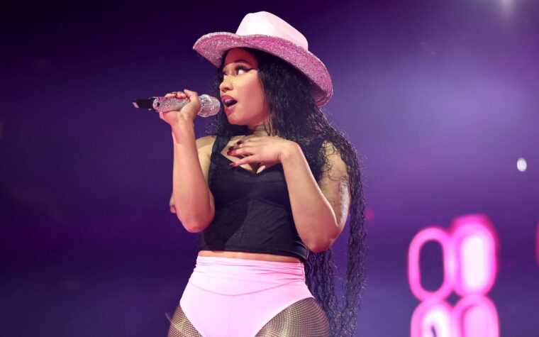 Nicki Minaj partage des extraits de nouvelles chansons sur Instagram: "J'ai une surprise"
