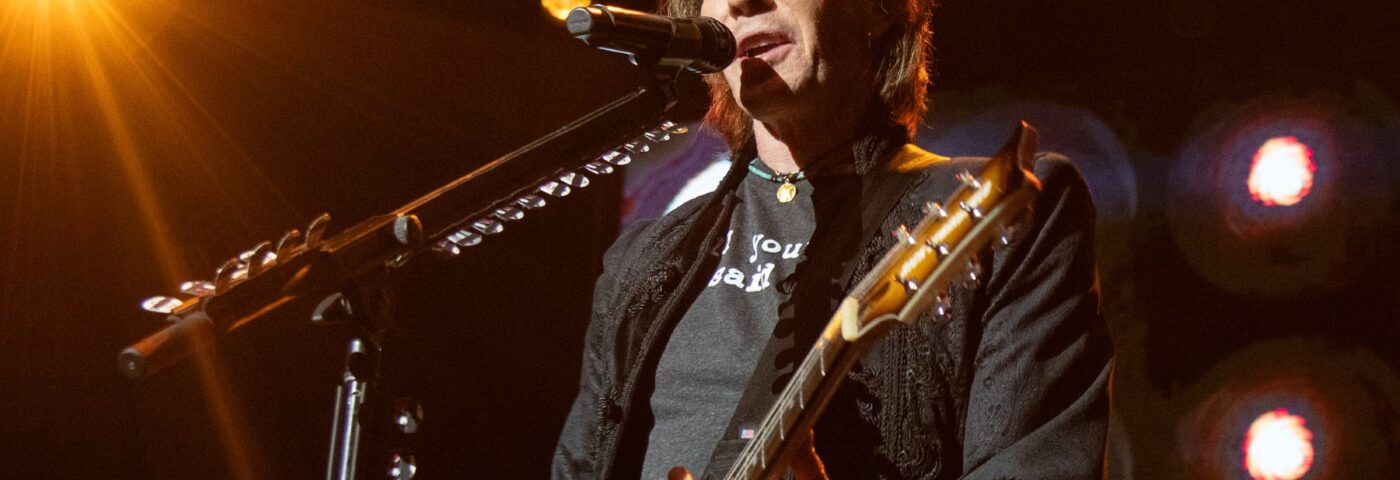 Rick Springfield vient de découvrir qu'il avait des lésions cérébrales de l'automne il y a 25 ans