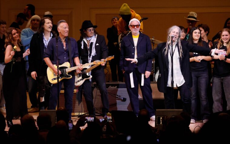 Voici ce qui s'est passé au spectacle hommage à NYC étoilé de Patti Smith