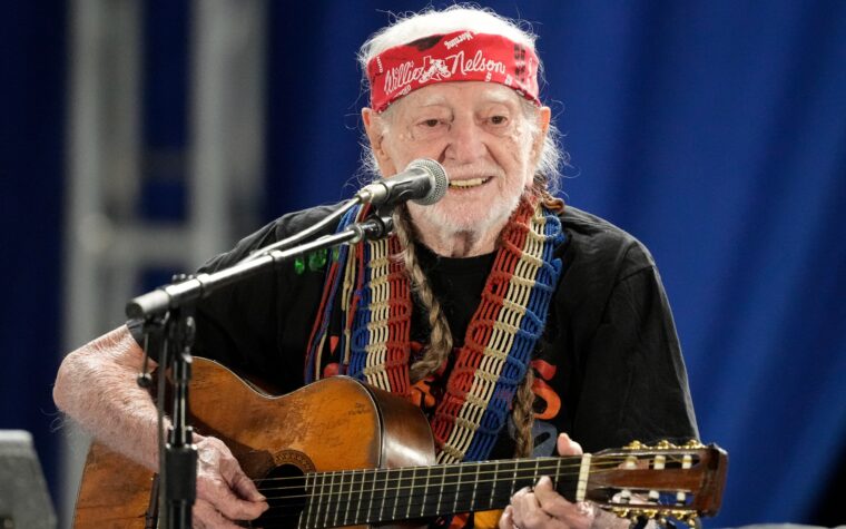Willie Nelson annonce le 154e album «Oh What A Beautiful World»