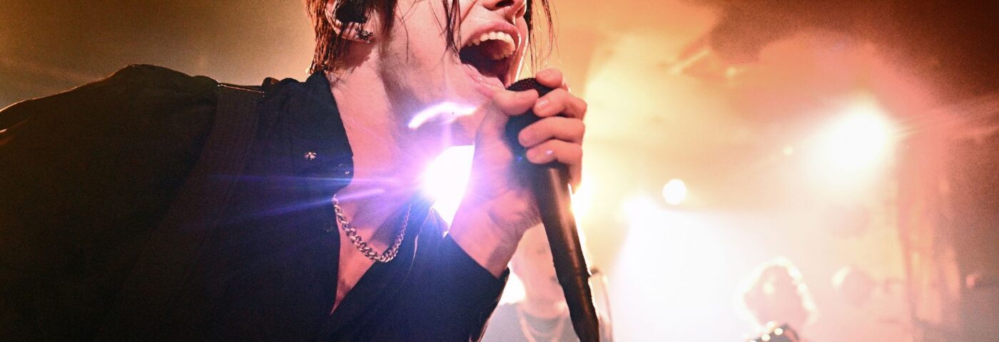 Yungblud révèle qu'il a été «frappé par une voiture» à Paris Yungblud révèle qu'il a été «frappé par une voiture» à Paris