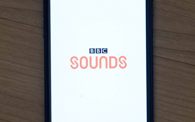 La BBC retarde les plans pour bloquer l'accès aux sons de la BBC à l'international