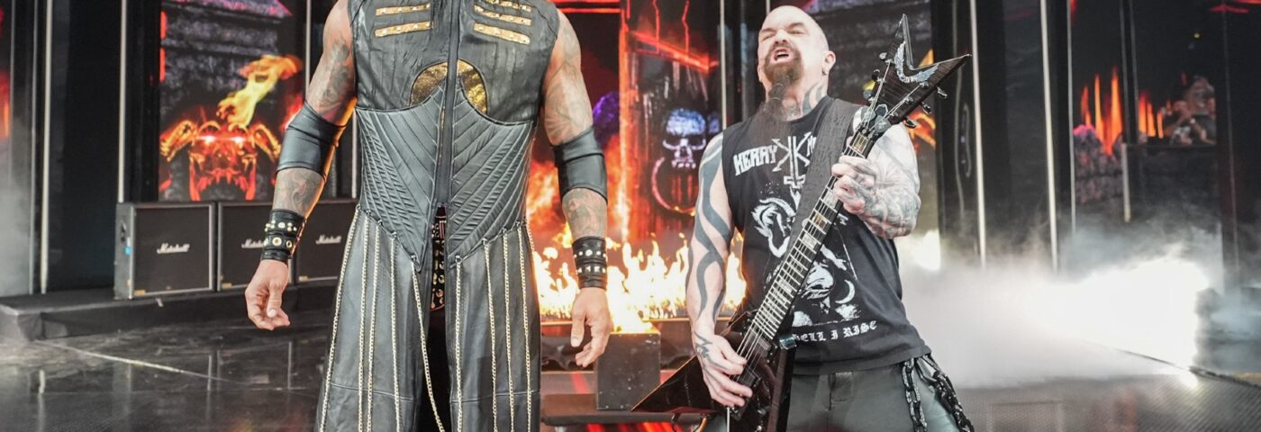 Regardez Kerry King de Slayer jouer lors de l'événement WrestleMania de la WWE Regardez Kerry King de Slayer jouer lors de l'événement WrestleMania de la WWE
