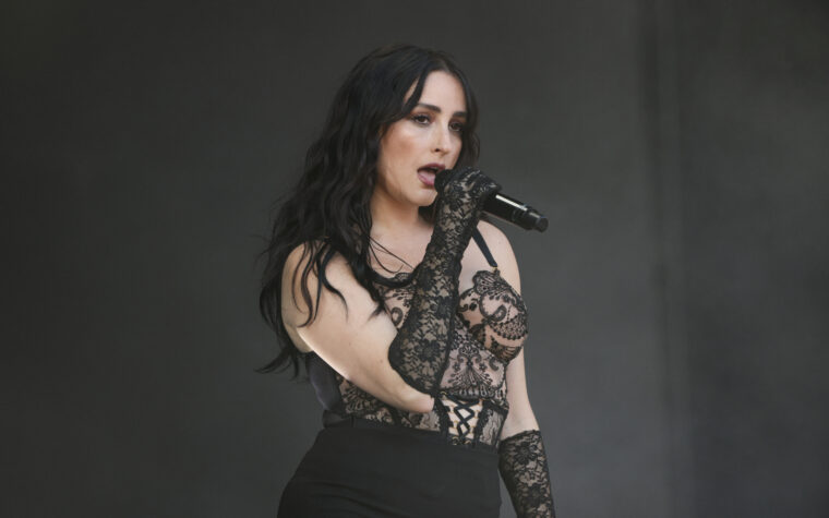 Banks annonce 2025 `` Off Her Her Head 'London Show