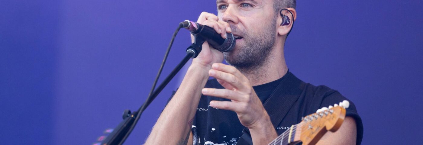 M83 annonce un nouveau label d'autres Suns et la bande originale de «A Nécessaire d'échappement»