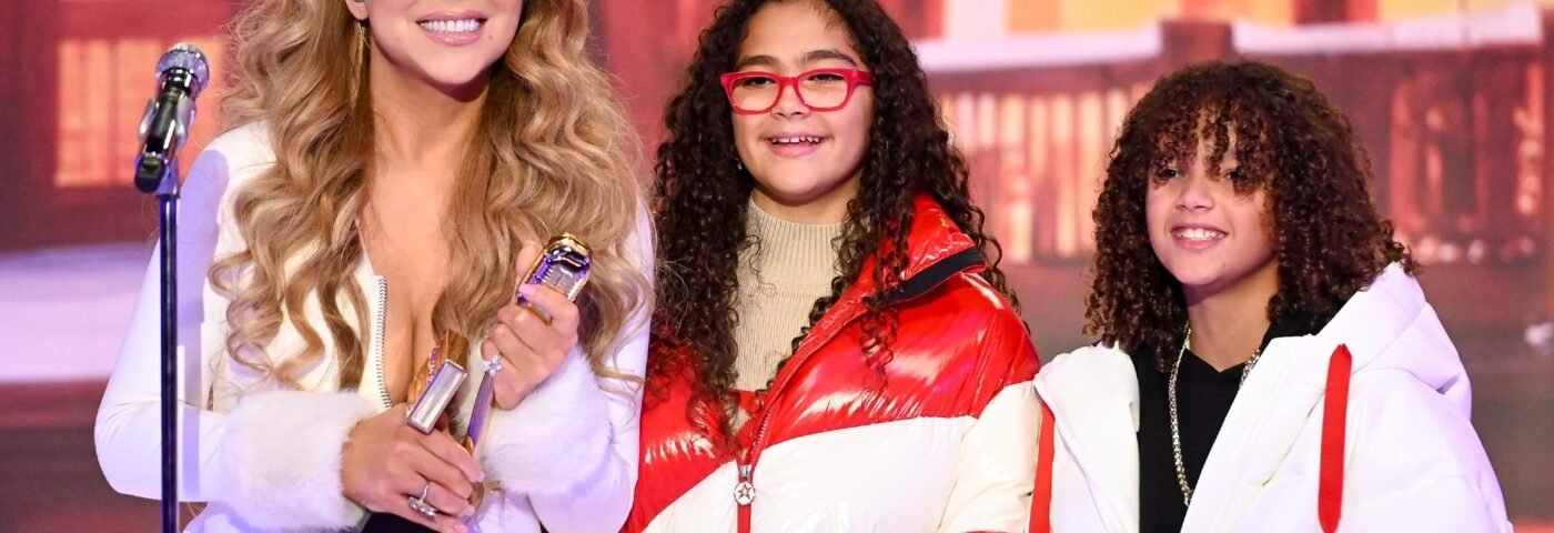 Regardez Mariah Carey embarrasser son fils lors de la camée Twitch Stream Regardez Mariah Carey embarrasser son fils lors de la camée Twitch Stream
