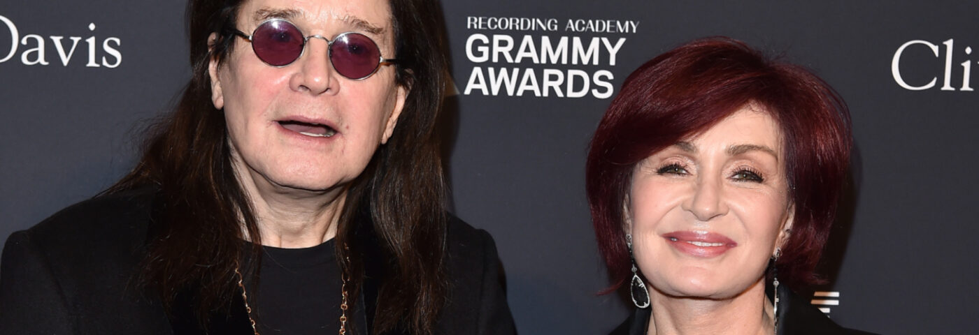 Sharon Osbourne annule la tournée des talk-show à la dernière minute en raison de « problèmes familiaux », tandis qu'Ozzy prétend être « en forte formation » pour le spectacle final