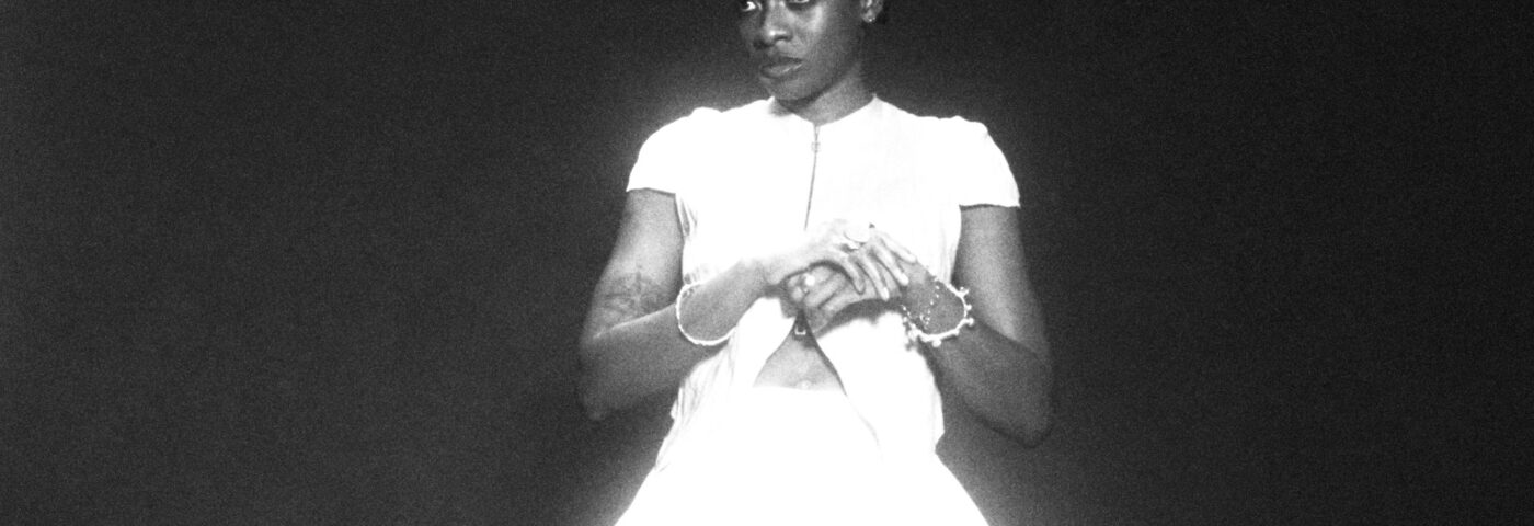 Little Simz partage un tracklist d'album étoilé pour 'Lotus' avec Moses Sumney, le misérable 32, Michael Kiwanuka, et plus