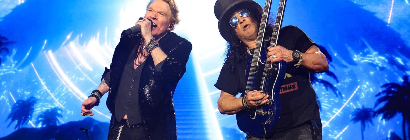 Regardez Guns N 'Roses jouer le premier spectacle avec le nouveau batteur Isaac Carpenter en Corée du Sud