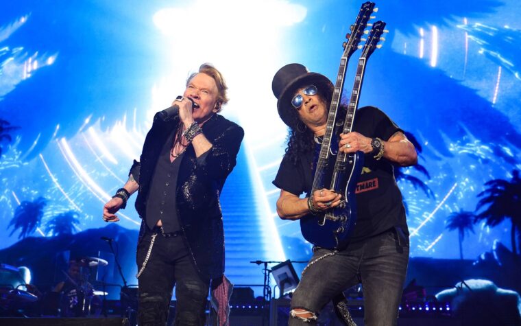 Regardez Guns N 'Roses jouer le premier spectacle avec le nouveau batteur Isaac Carpenter en Corée du Sud