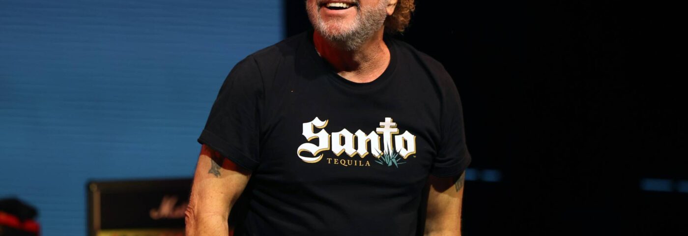 Sammy Hagar affirme qu'Alex Van Halen est « en colère » parce que « je suis sorti » et « il ne peut pas »