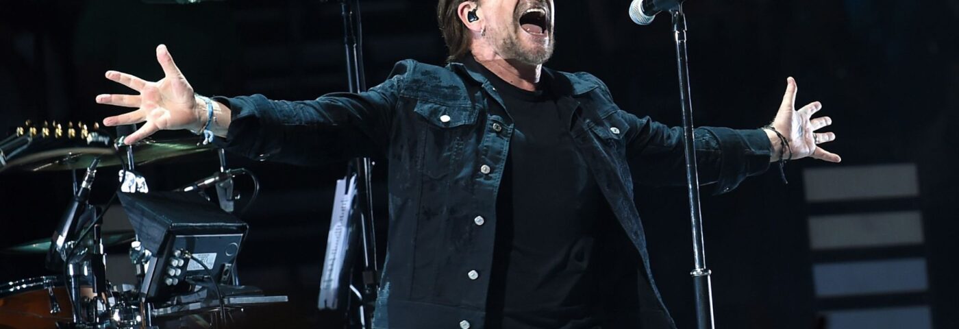 U2's Bono partage la bande-annonce émotive du documentaire «Bono: Stories of Abandder» U2's Bono partage la bande-annonce émotive du documentaire «Bono: Stories of Abandder»