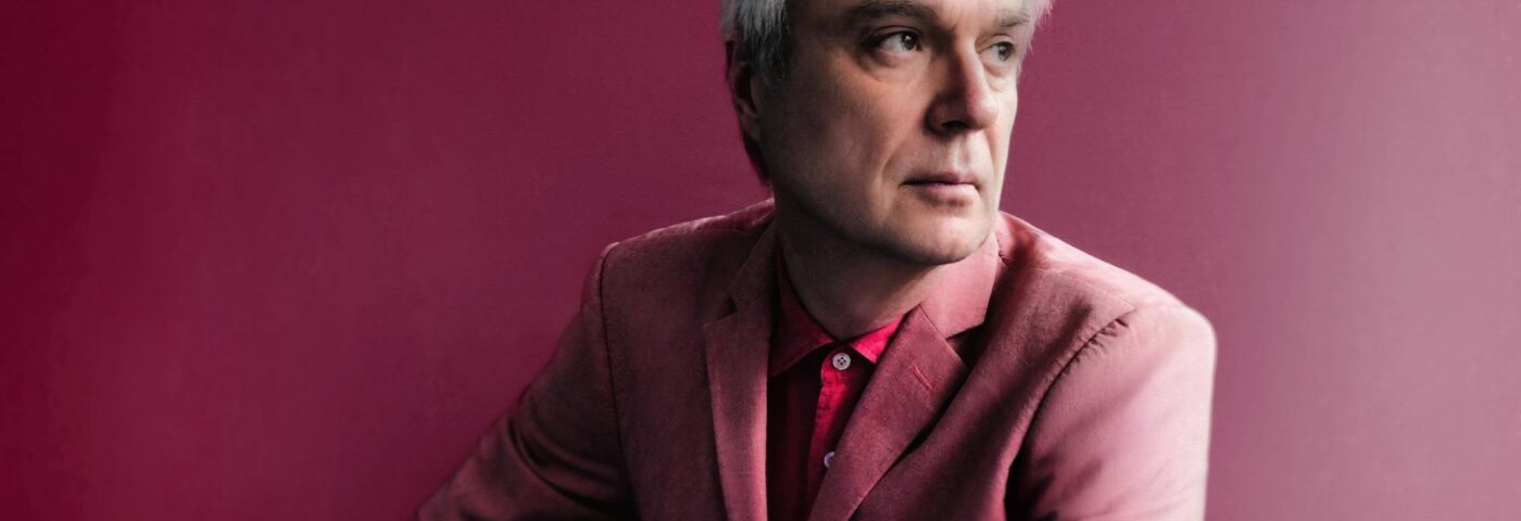 David Byrne salue la « grande relation avec son public » d'Olivia Rodrigo et révèle ses plans de mariage