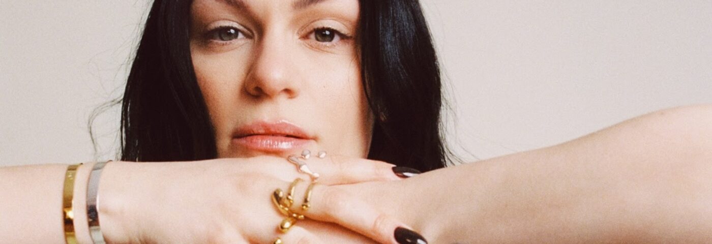 Jessie J «se sent beaucoup plus forte» après une hospitalisation inattendue – six semaines après une chirurgie du cancer du sein réussi