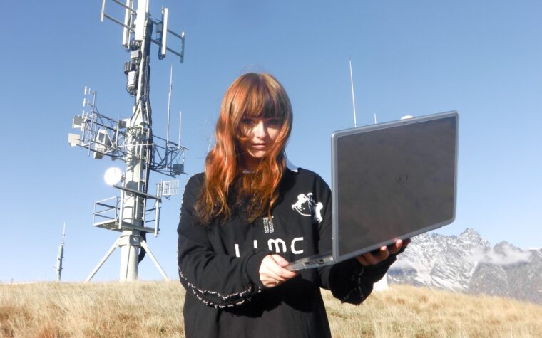 `` I Love My Computer '' est l'album des rêves électriques de Ninajirachi