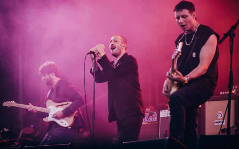 Les Maccabees disent "c'est tentant" de faire de la nouvelle musique ensemble
