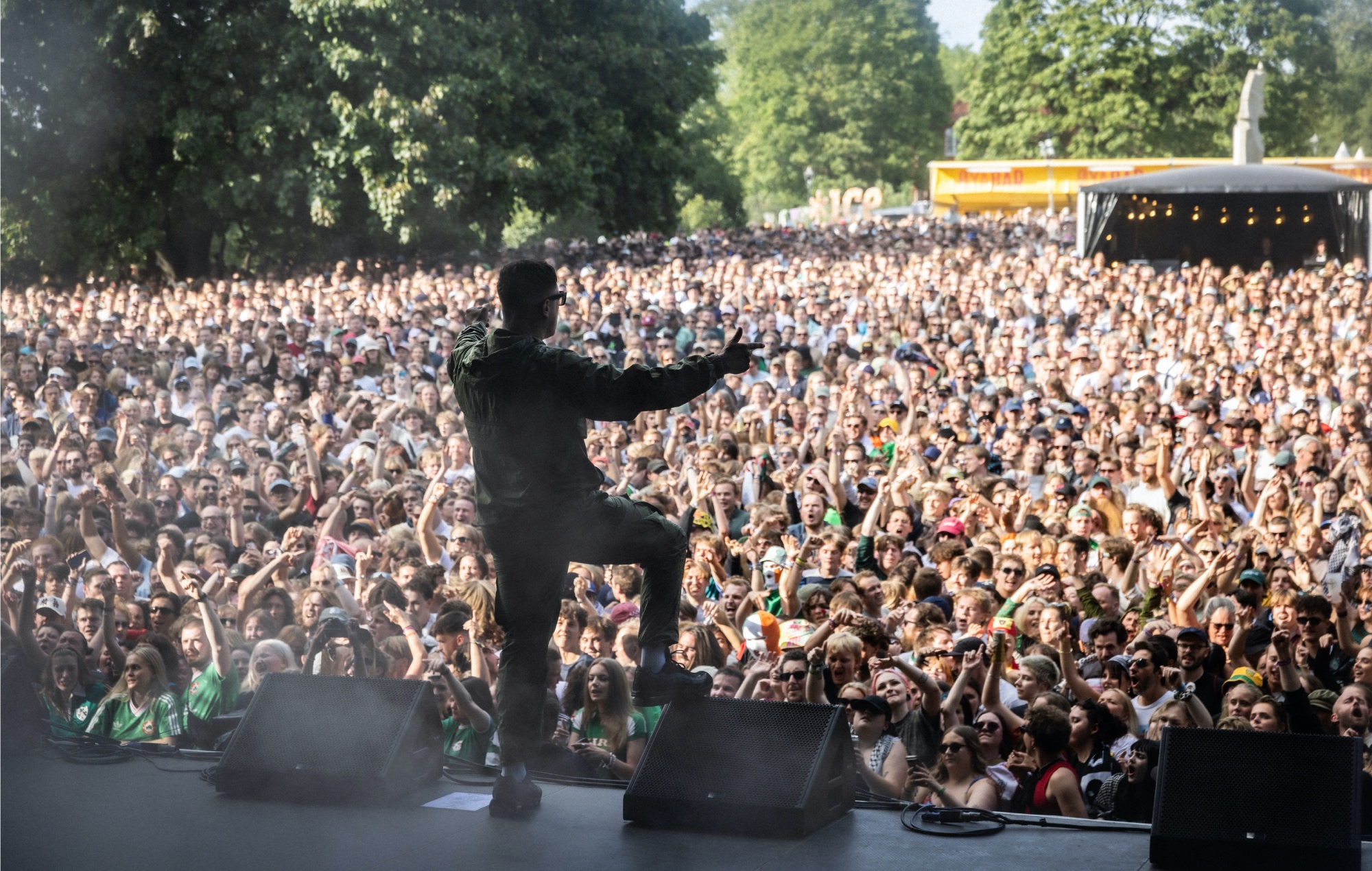 Knececap se produisant en direct à Øya 2025