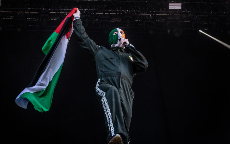 Knecapap Diriger les chants de "Fuck Kkr" au Øya Festival 2025 tandis que les Walopers et Fontaines DC de Mary appellent à la justice pour la Palestine