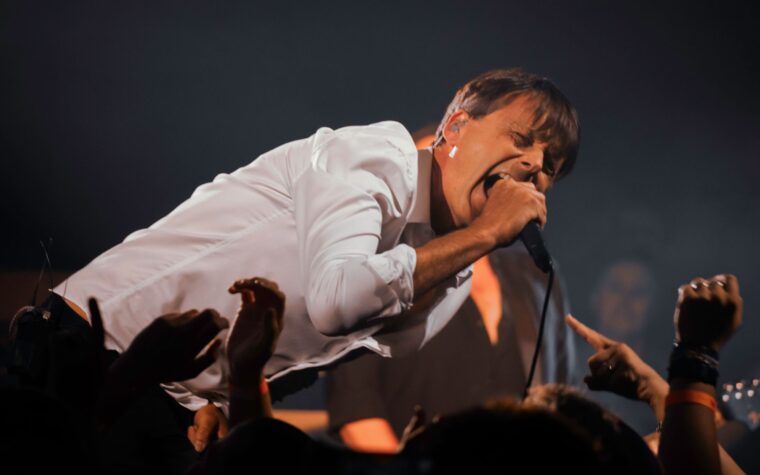 En daim jouent un nouvel album 'Antidepresses' en entier aux côtés des favoris des fans et des raretés au Southbank Center de Londres