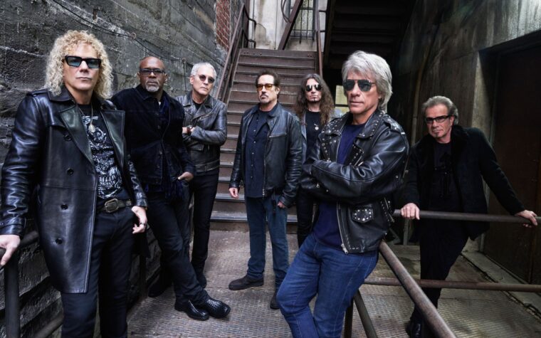 Bon Jovi annonce «Forever (édition légendaire)», unir leurs forces avec Bruce Springsteen, Avril Lavigne, Robbie Williams et plus