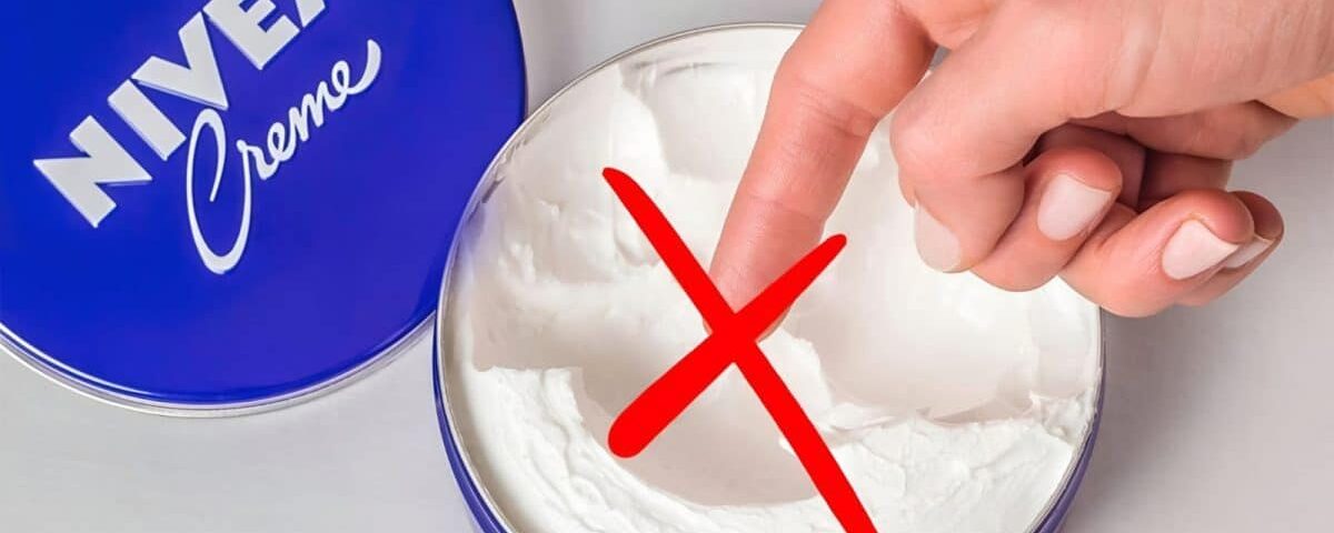 Adieu Nivea : cette huile essentielle au collagène lisse les rides après 50 ans