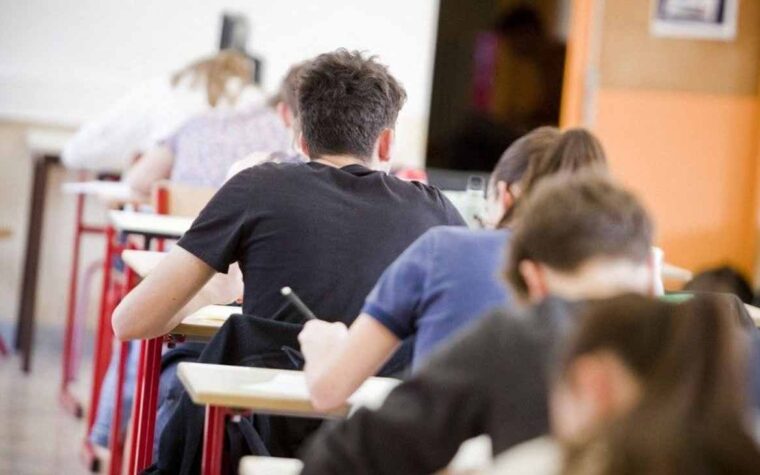 Bac 2025 et une élève découvre qu’on lui a donné le mauvais énoncé en plein examen