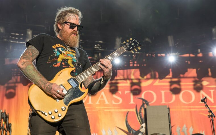 Brent Hinds révèle qu'il a été "expulsé" de Mastodon dans le commentaire cinglant des médias sociaux: "Baise ces gars"